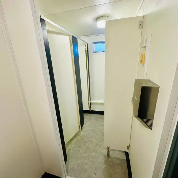 12 × 9 ft 2+1 Toilet Block – Secure Steel (Pre-owned) — view 3