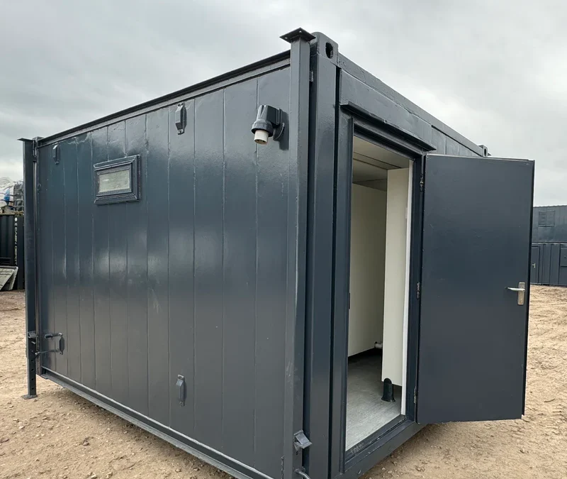 12 × 9 ft 2+1 Toilet Block – Secure Steel, Dual Access (Pre-owned)