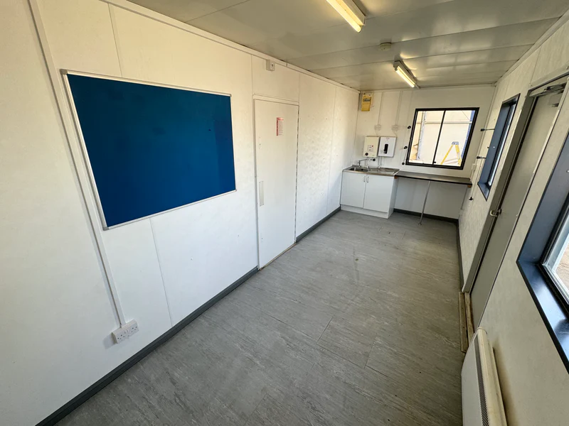 20 × 8 ft Crib Room or Office Cabin – Secure Steel (Sold as Seen) — view 8