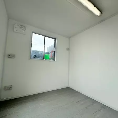 21 × 8 ft Office & Store Cabin – Secure Steel (Refurbished) — view 8