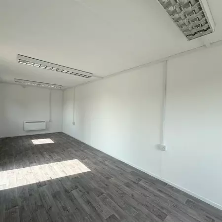 24 × 9 ft Custom Open-Plan Office Cabin (Refurbished) — view 14