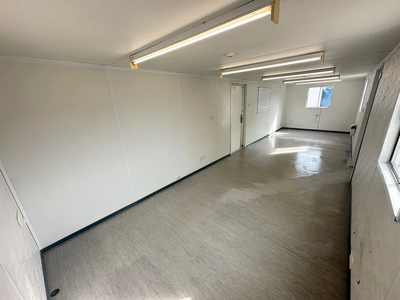 32 × 10 ft Crib Room & Office Cabin – Secure Steel (Sold as Seen) — view 2
