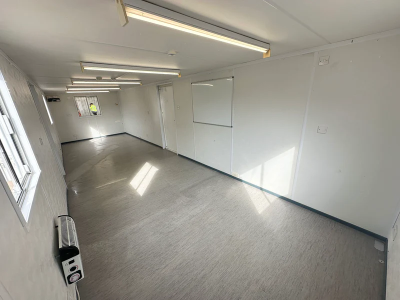 32 × 10 ft Crib Room & Office Cabin – Secure Steel (Sold as Seen) — view 4