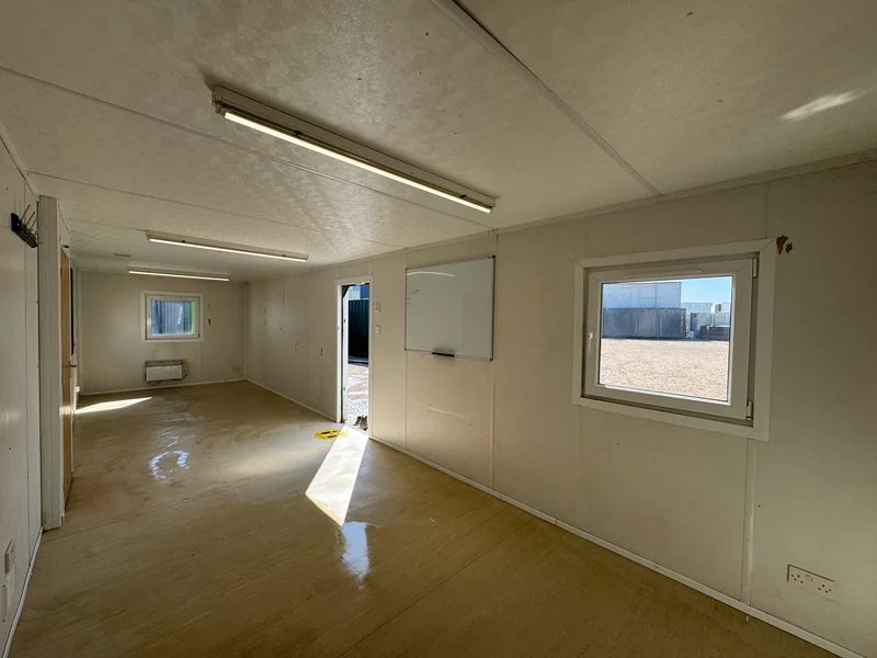 32 × 10 ft Crib Room & Office Cabin – White (Sold as Seen) — view 5