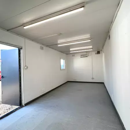 32 × 10 ft Open-Plan Office Cabin – Secure Steel (Refurbished) — view 8