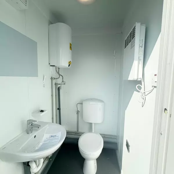 10 × 8 ft Four-Bay Toilet Block – Four WCs & Basins (New)