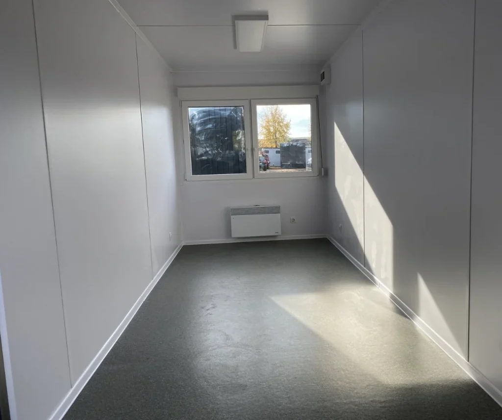 Premium Portable Office with End Window (6.00 × 2.44 m) — view 3