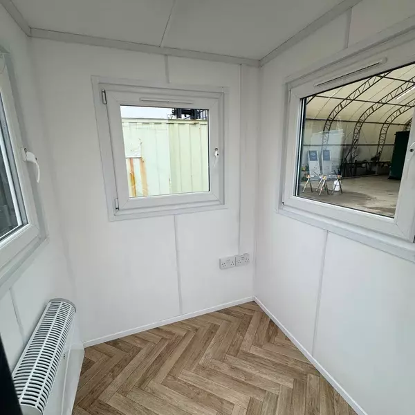 6 × 6 ft Gatehouse & Security Hut – Secure Steel (Refurbished) — view 3