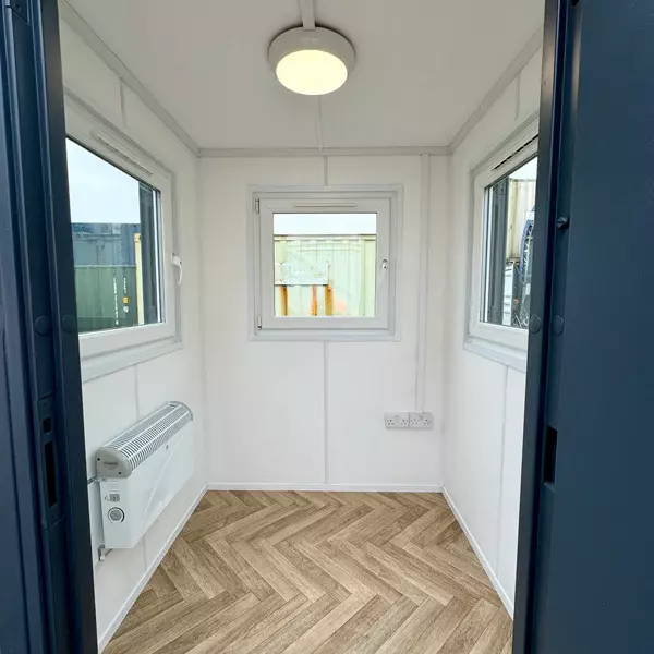 6 × 6 ft Gatehouse & Security Hut – Secure Steel (Refurbished) — view 5