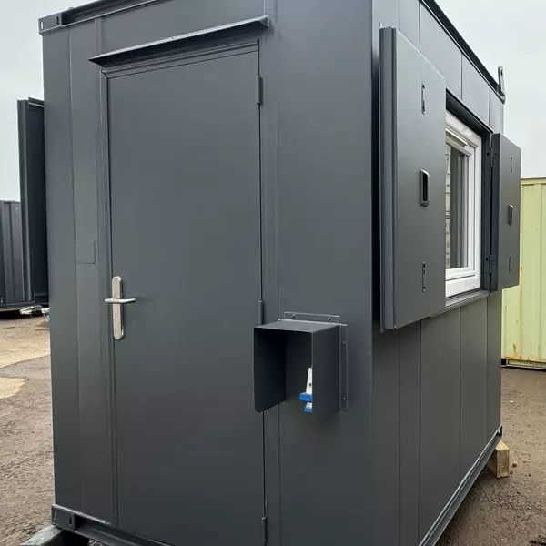 6 × 6 ft Gatehouse & Security Hut – Secure Steel (Refurbished)