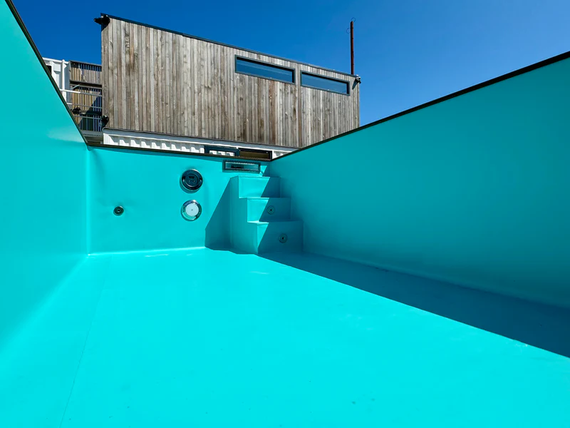 20ft Container Swimming Pool – Caribbean Blue — view 2