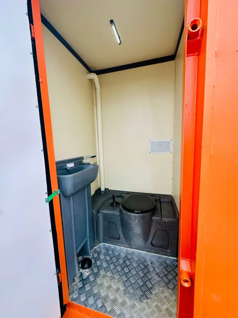 Towable Mobile Welfare Unit with Diesel Generator – Modified (Used) — view 9