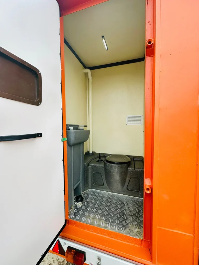 Towable Mobile Welfare Unit with Diesel Generator – Modified (Used) — view 16
