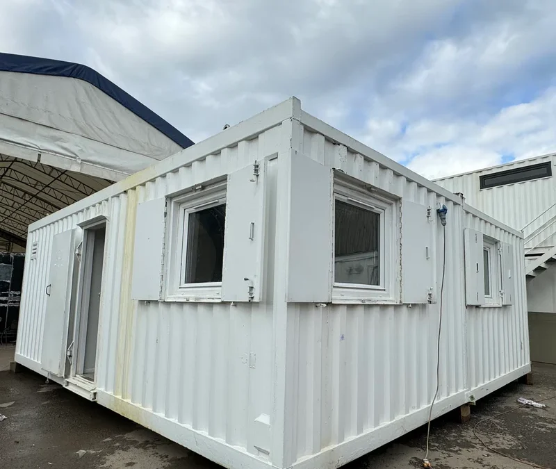 24 × 20 ft Two-Bay Modular Building – Five Rooms (Sold as Seen)