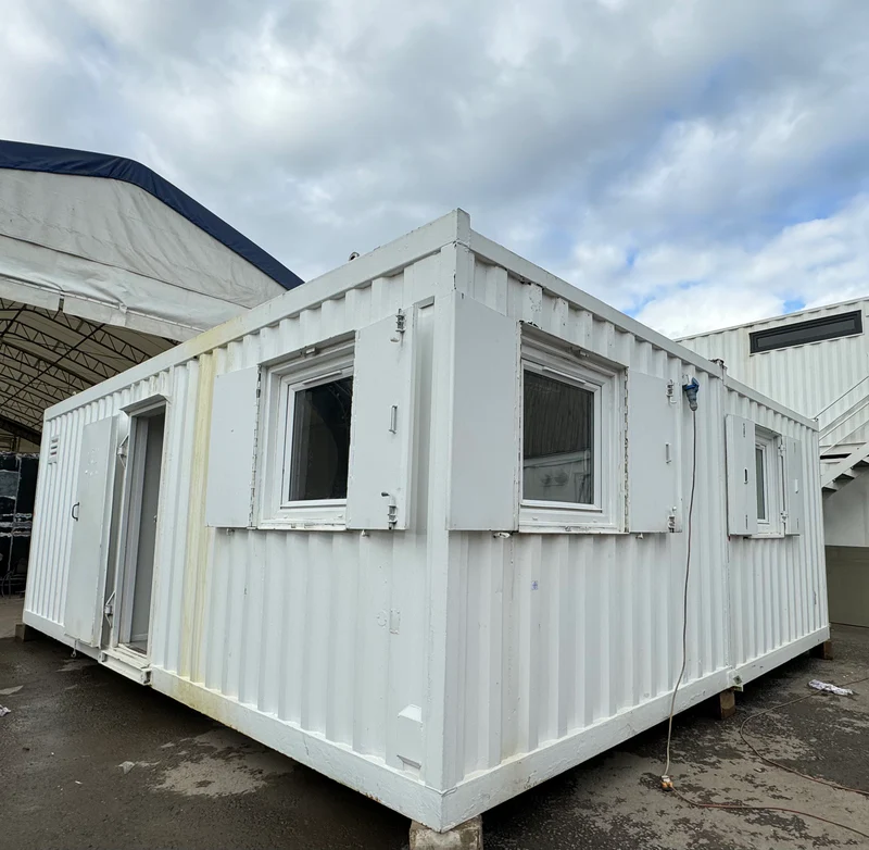 24 × 20 ft Two-Bay Modular Building – Five Rooms (Sold as Seen)