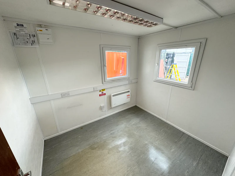 24 × 20 ft Two-Bay Modular Building – Five Rooms (Sold as Seen) — view 4