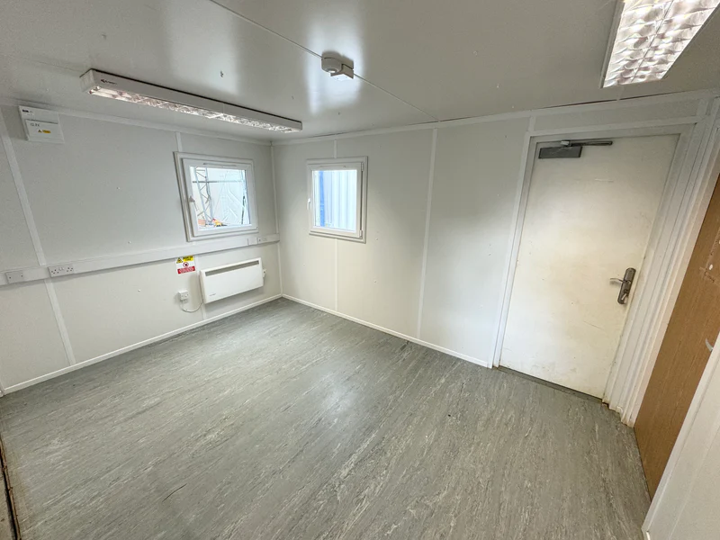 24 × 20 ft Two-Bay Modular Building – Five Rooms (Sold as Seen) — view 14