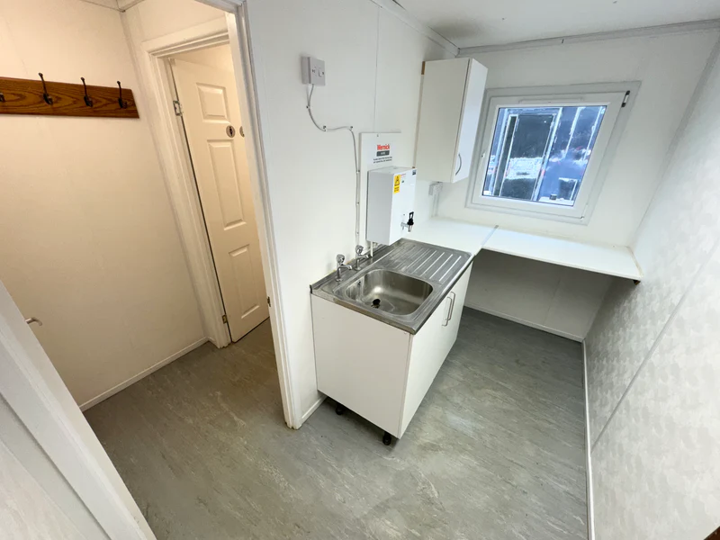 24 × 20 ft Two-Bay Modular Building – Five Rooms (Sold as Seen) — view 6