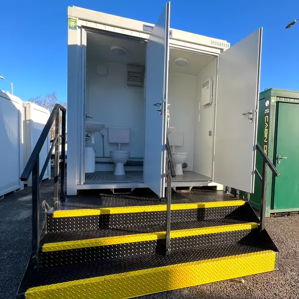 New 1+1 Toilet Block with Stepped Waste Tank Bundle — view 2