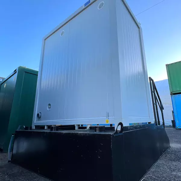 New 1+1 Toilet Block with Stepped Waste Tank Bundle — view 5