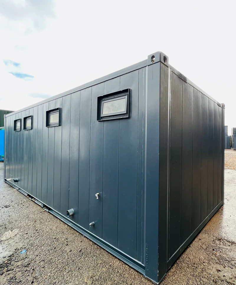 24 × 9 ft 4+1 Toilet Block with Separate Shower Room (Refurbished) — view 3