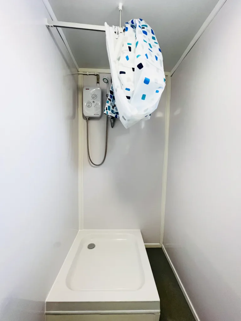 24 × 9 ft 4+1 Toilet Block with Separate Shower Room (Refurbished) — view 14