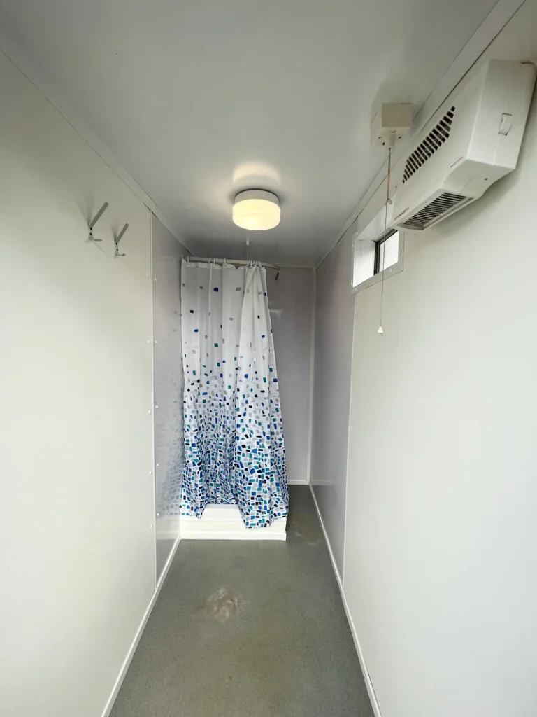 24 × 9 ft 4+1 Toilet Block with Separate Shower Room (Refurbished) — view 13